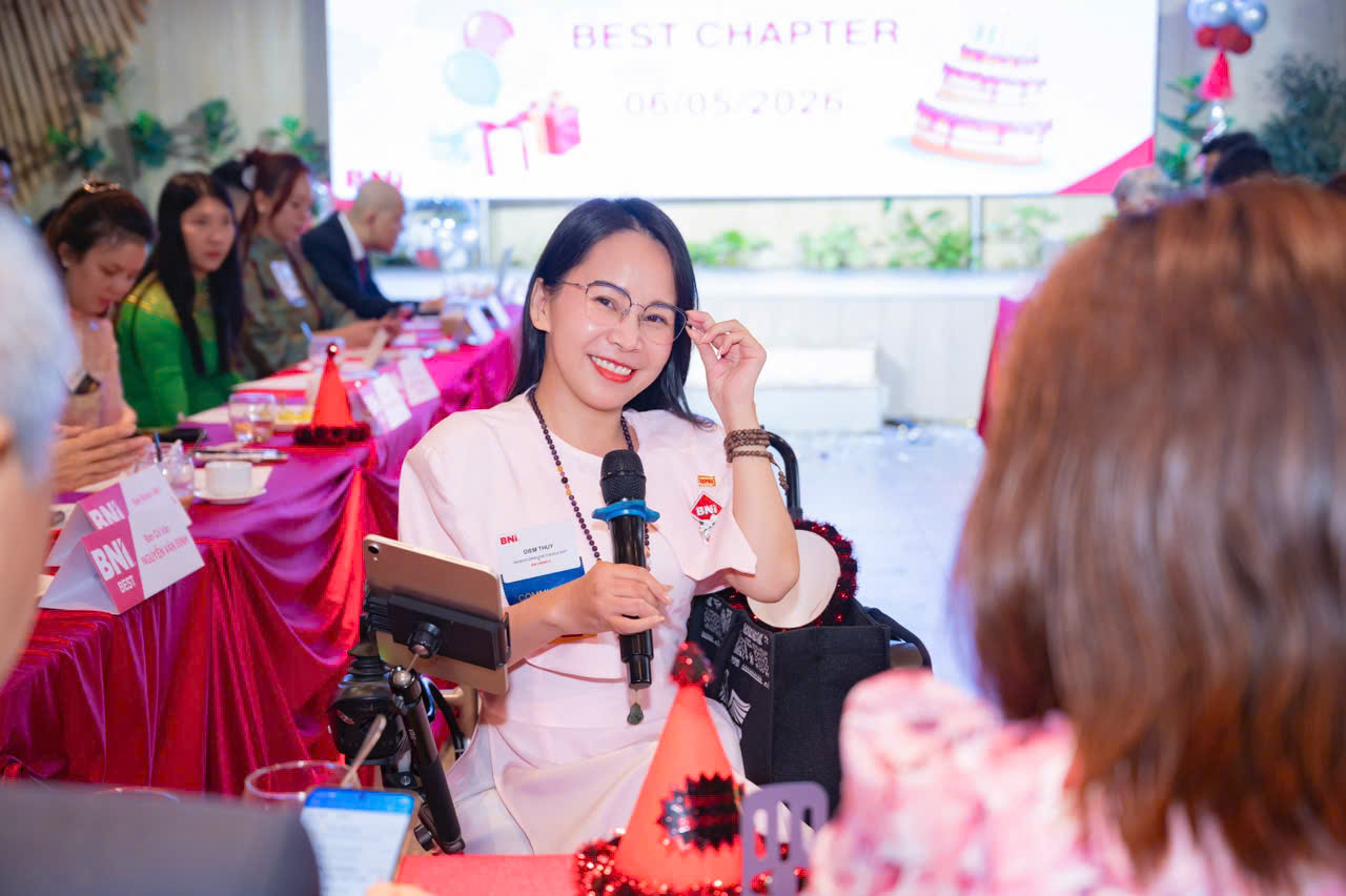 Diễm Thúy rạng rỡ tại Best Chapter