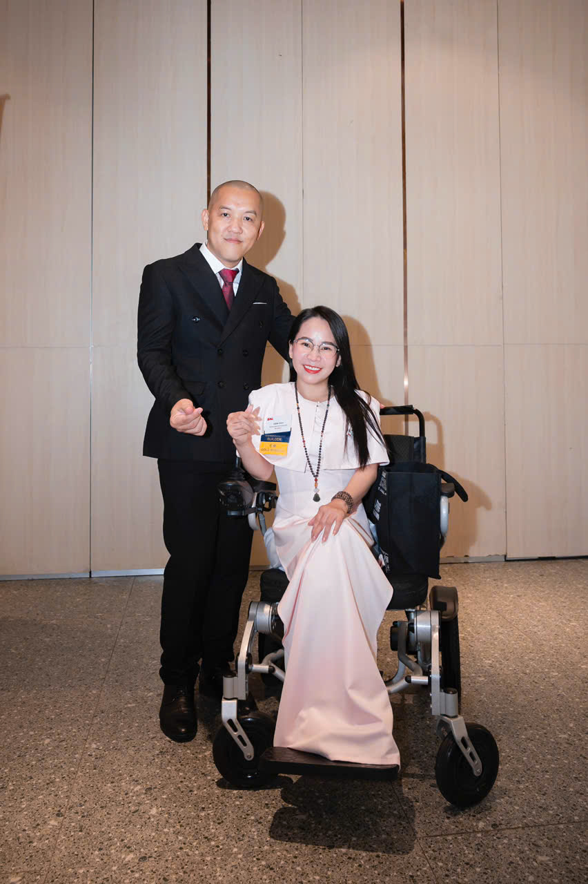 Diễm Thúy cùng Ban lãnh đạo BNI Best